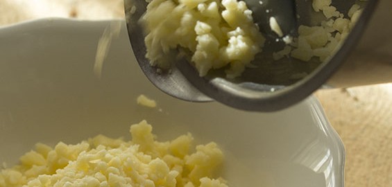 Come grattugiare il formaggio morbido